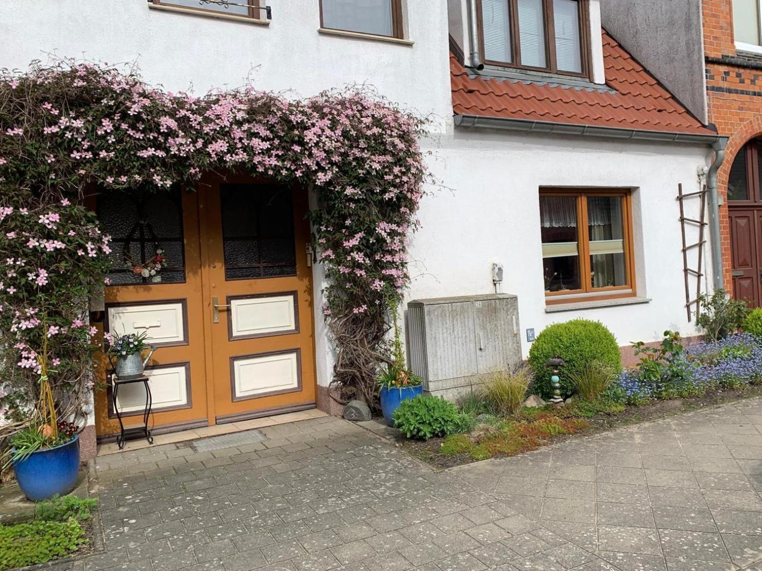 Ferienwohnung Fuer 2 Personen Krakow am See Exterior photo
